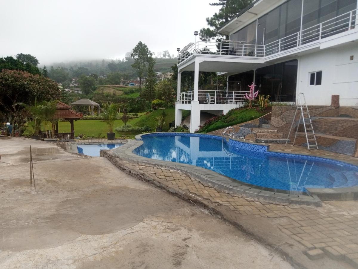 Villa Kaca 88 Cianjur Exterior foto