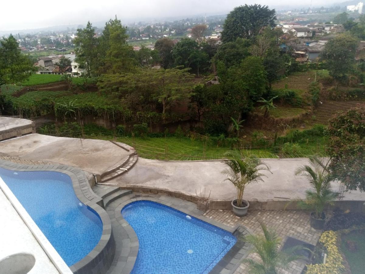 Villa Kaca 88 Cianjur Exterior foto
