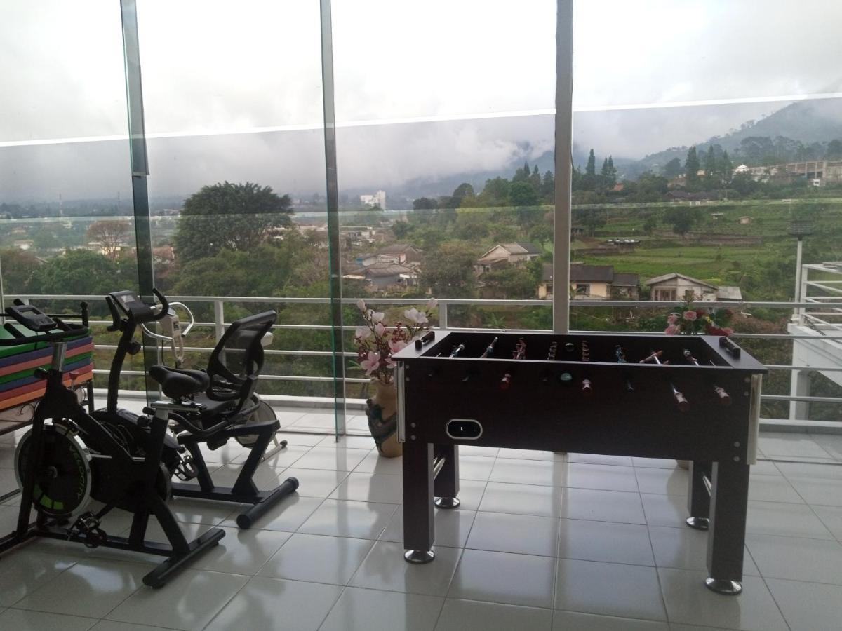 Villa Kaca 88 Cianjur Exterior foto