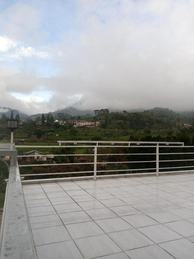 Villa Kaca 88 Cianjur Exterior foto