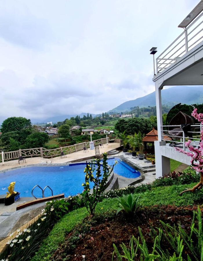 Villa Kaca 88 Cianjur Exterior foto